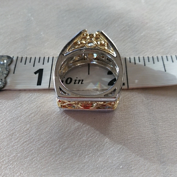 NWOT 18K GOLD FILLED WHITE TOPAZ RING SIZE 7 - Picture 8 of 8